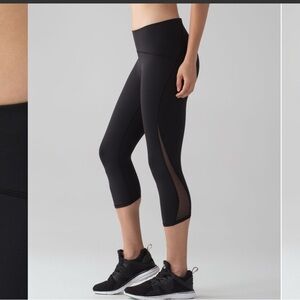 🍋Lululemon Train Times Crop (17")
Black